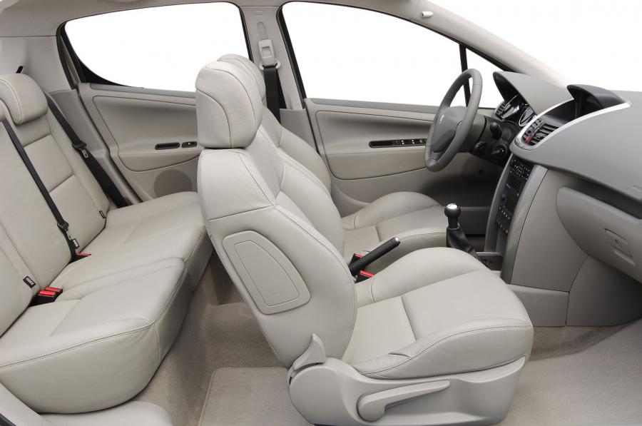  Peugeot 207 2006 года  (фото 98 из 180)